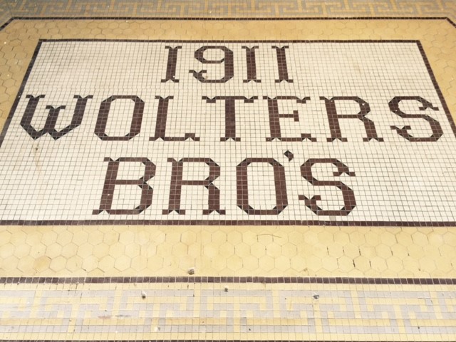 Outside picture of Shiner Store